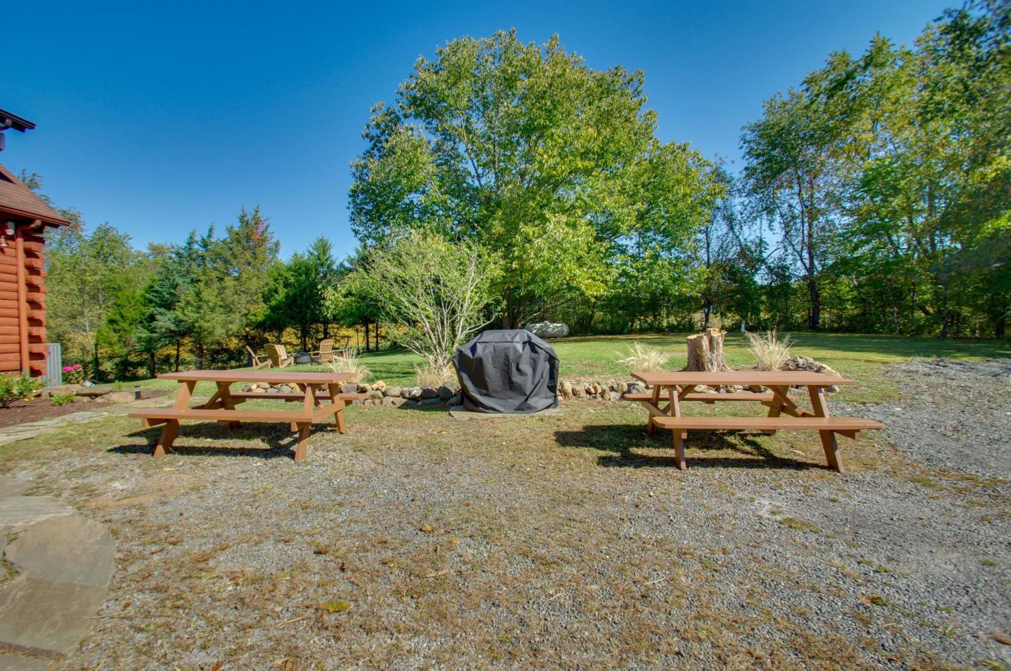 Cozy Log Cabin Getaway With Fire Pit And 3 Acres! Ruckersville Exteriör bild